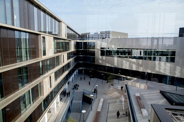 Anvers - Campus Sud de l'école supérieure Karel de Grote en service