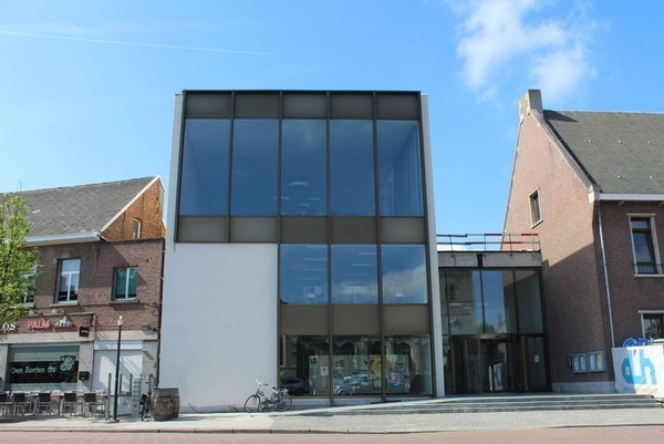 Nijlen - Centre administratif et bibliothèque en service
